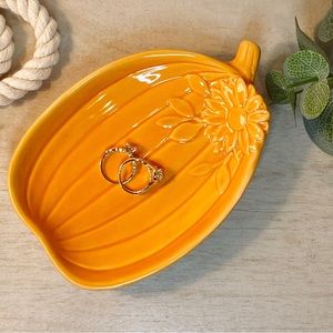 Pumpkin Dish 🎃 - Ceramic Trinket Dish - Fall Decor